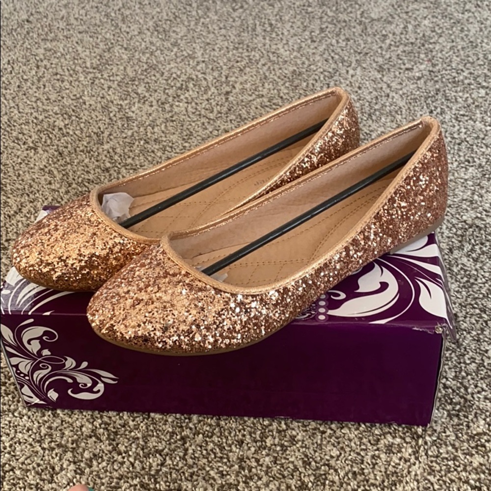 ✨ NEW WOMENS ROSE GOLD SLIP ONS SIZE 8.5